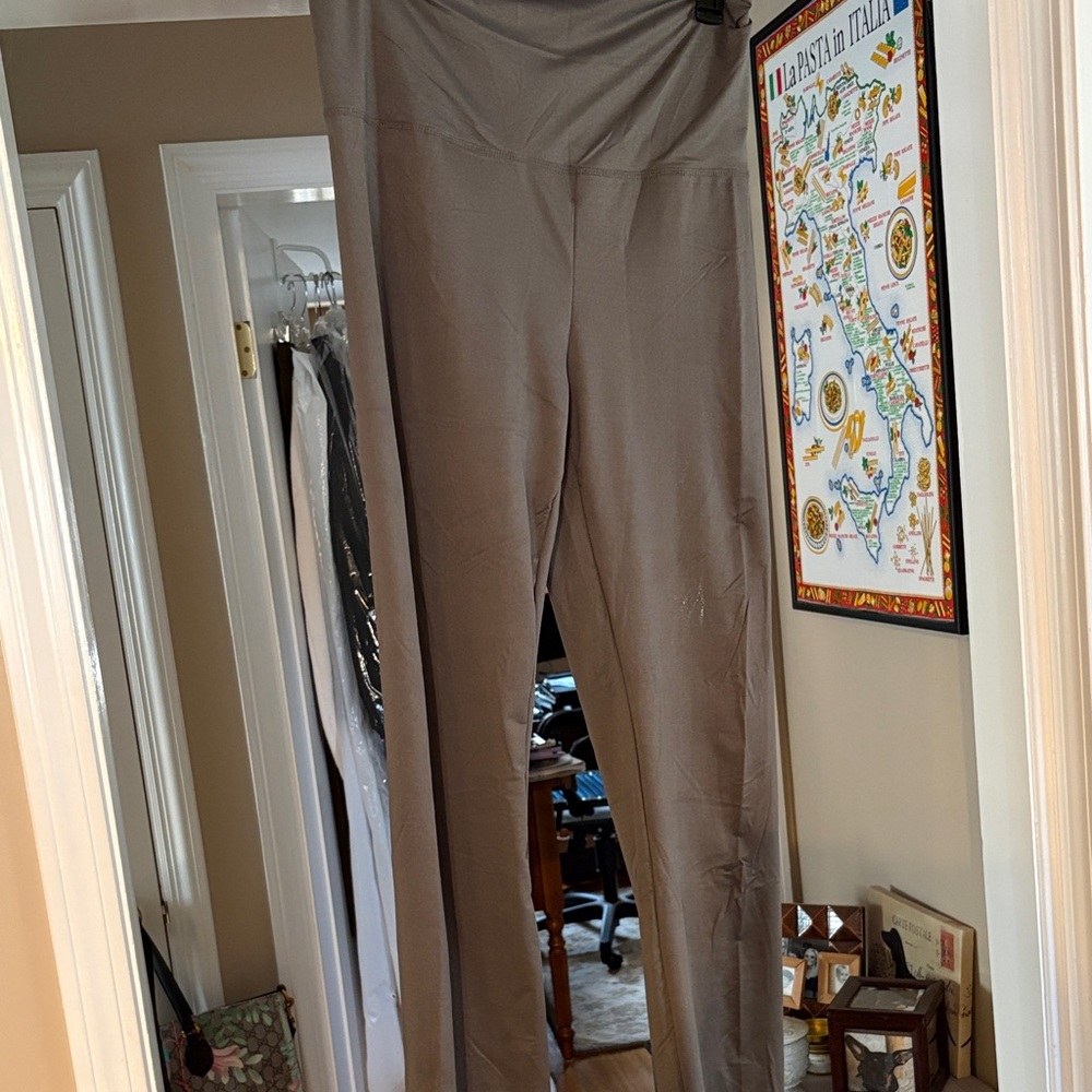 Women's Gray Pants size large new yoga pants thin great for summer